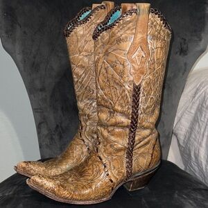 Vintage Corral Boots! Brown Embroidered design
